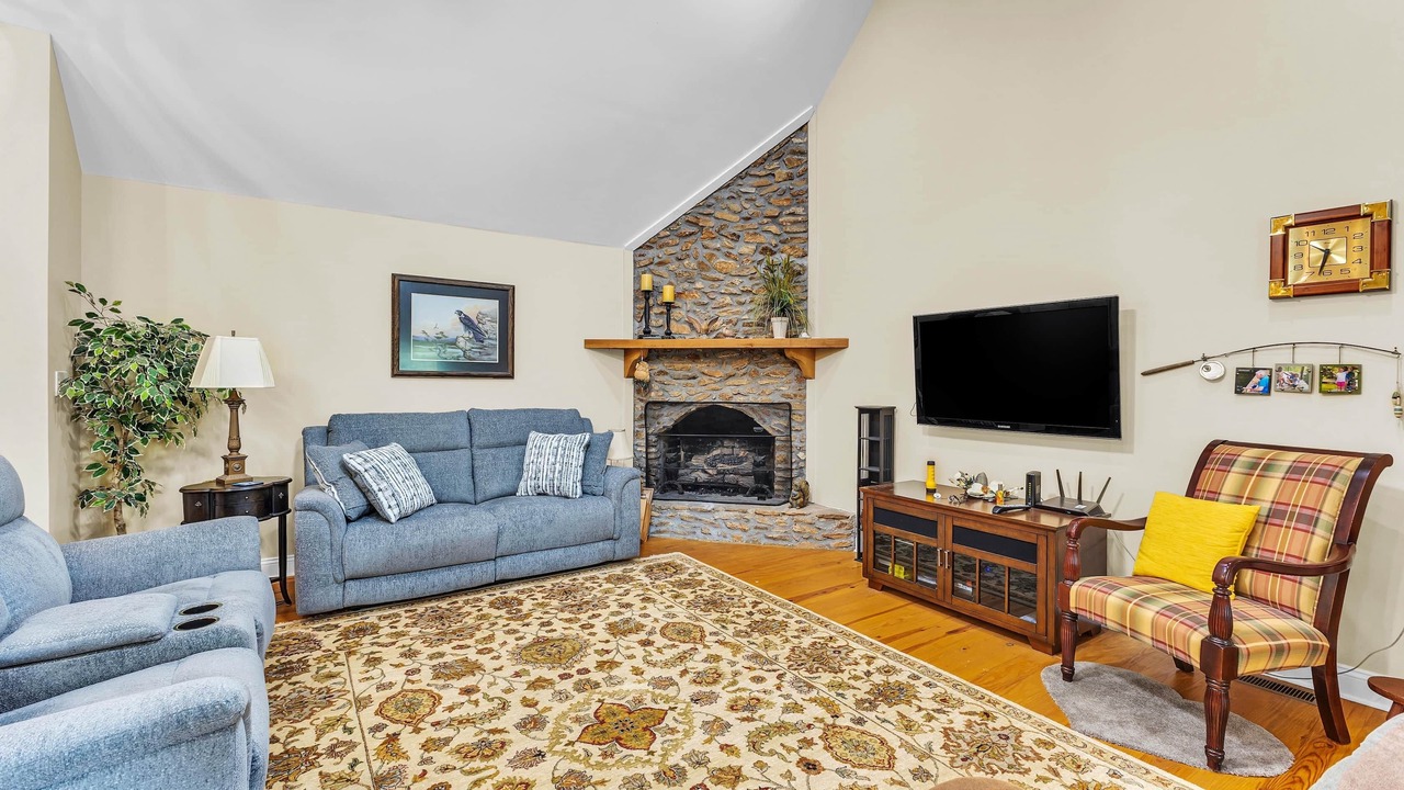 Photo of Livingroom in Alexander City