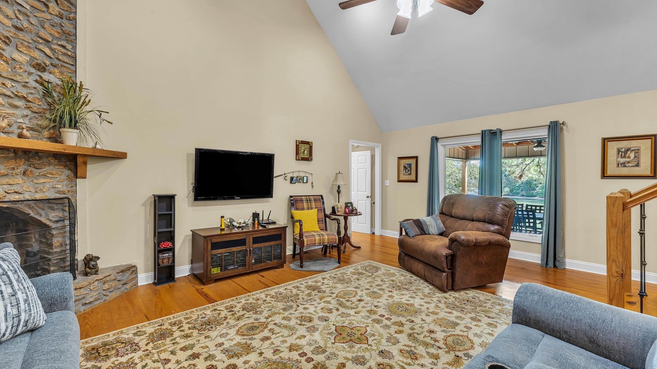 Photo of Livingroom in Alexander City