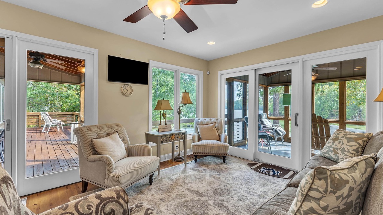 Photo of Bedroom in Alexander City
