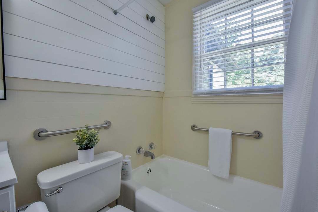 Photo of Bathroom in Tuscaloosa