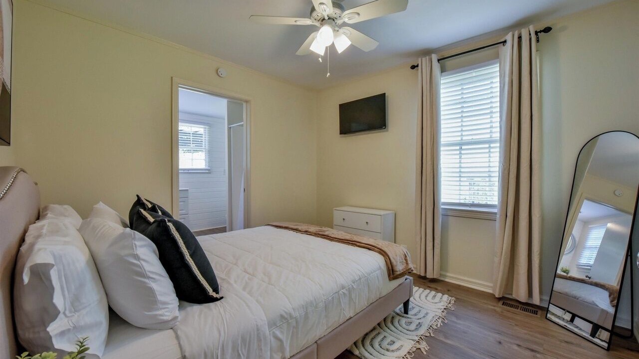 Photo of Bedroom in Tuscaloosa
