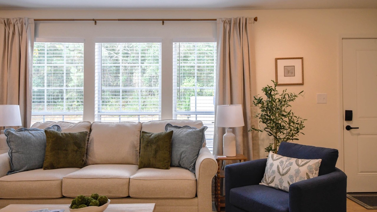 Photo of Livingroom in Auburn