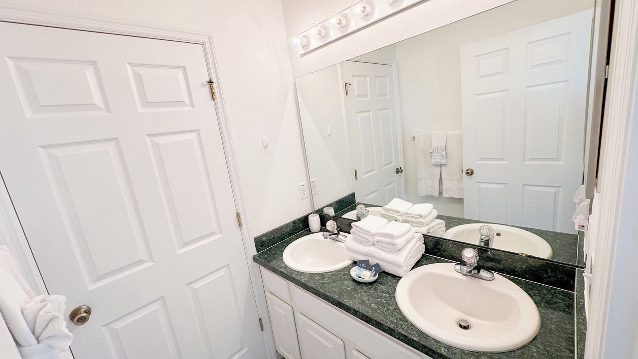 Photo of Bathroom in Bridgewater Crossing