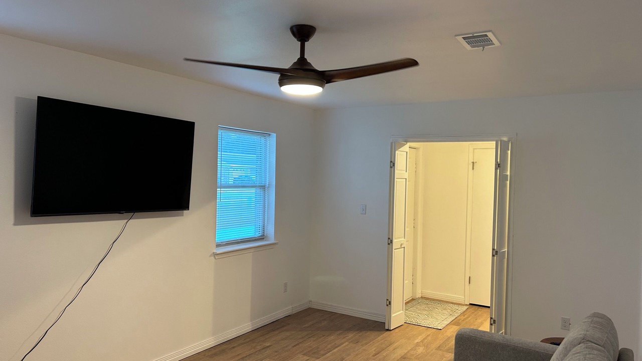 Photo of Livingroom in North Northwest Pensacola
