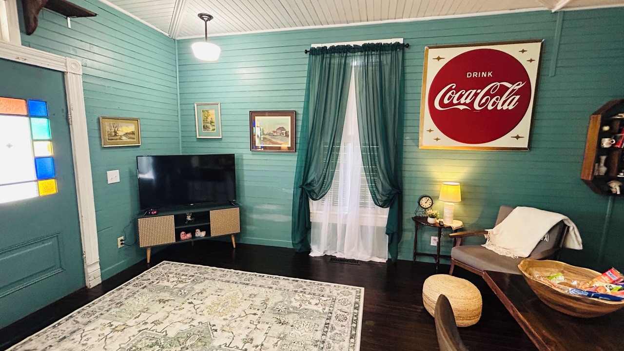 Photo of Livingroom in Centreville