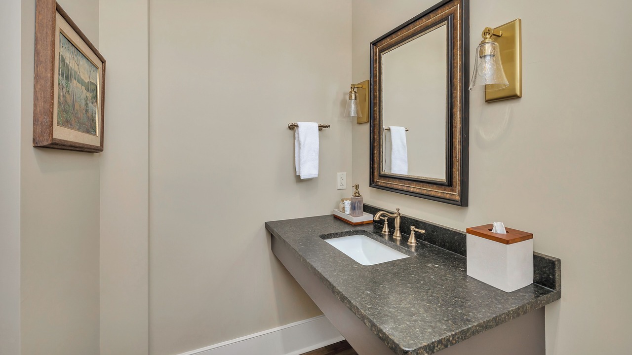 Photo of Bathroom in Nahunta