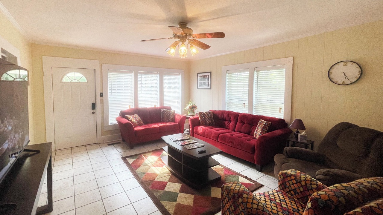 Photo of Livingroom in Bainbridge