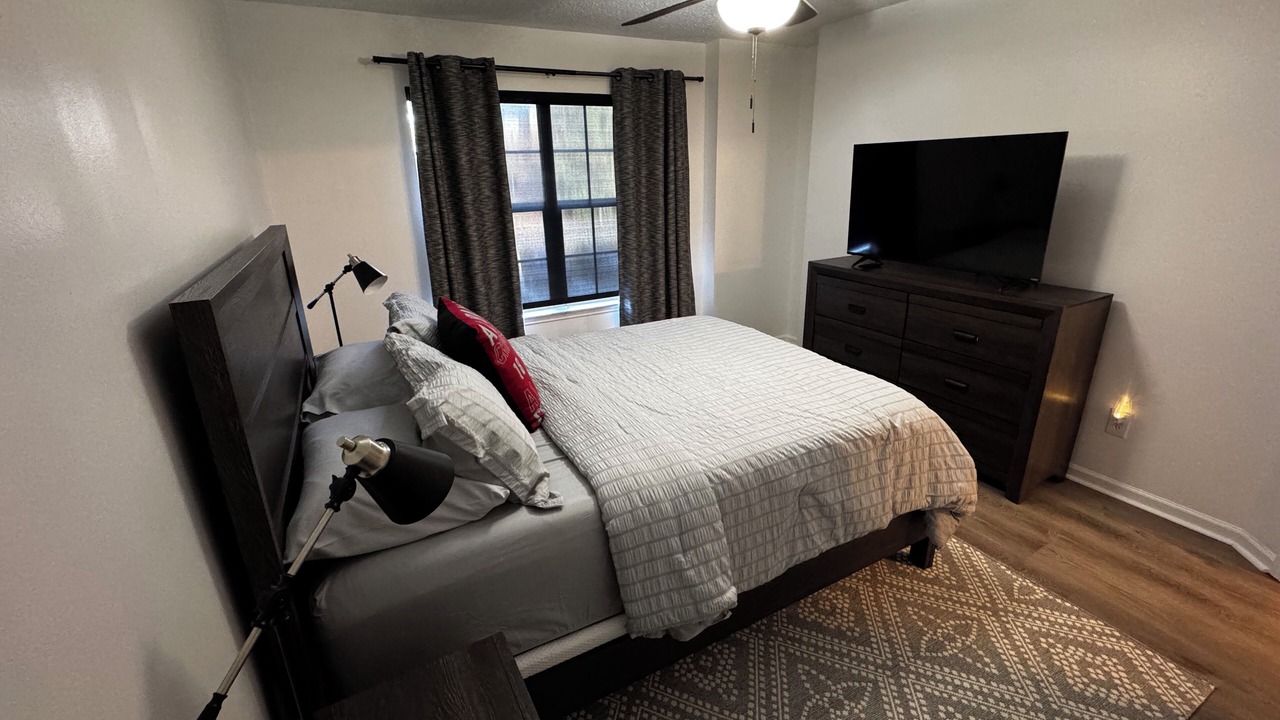 Photo of Bedroom in Tuscaloosa