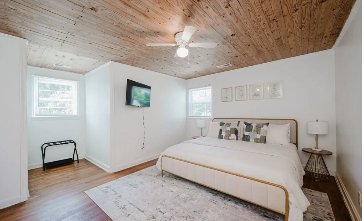 Photo of Bedroom in Northport