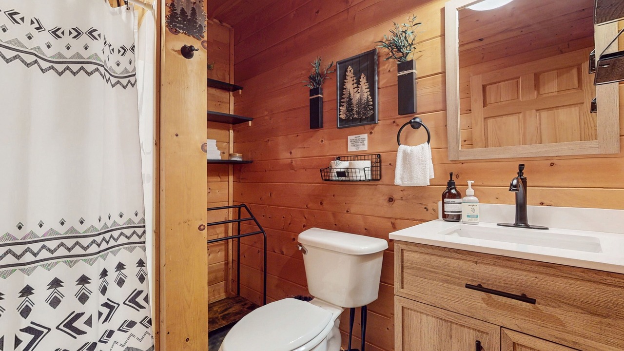 Photo of Bathroom in Ellijay