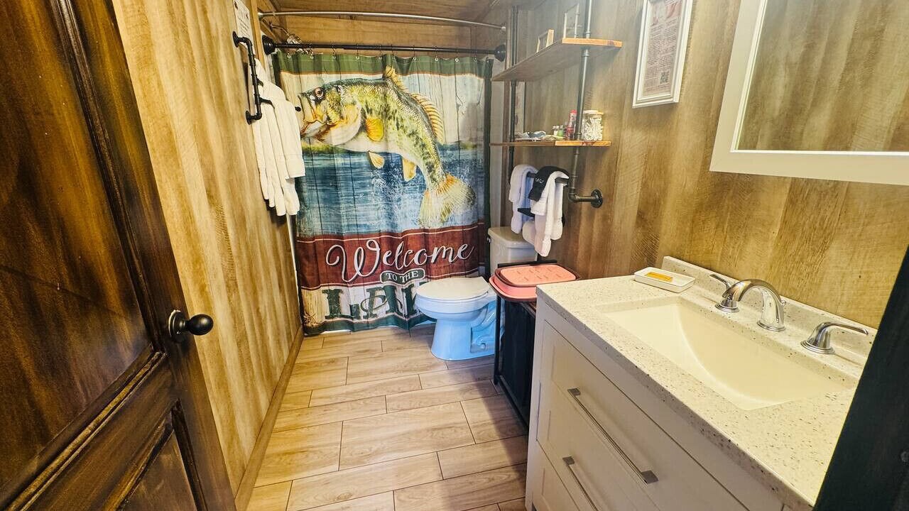 Photo of Bathroom in Groveoak