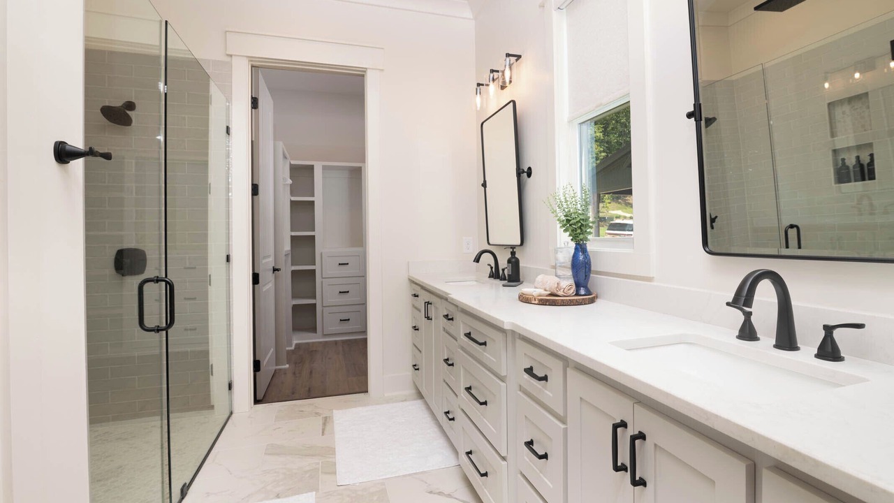 Photo of Bathroom in Dadeville