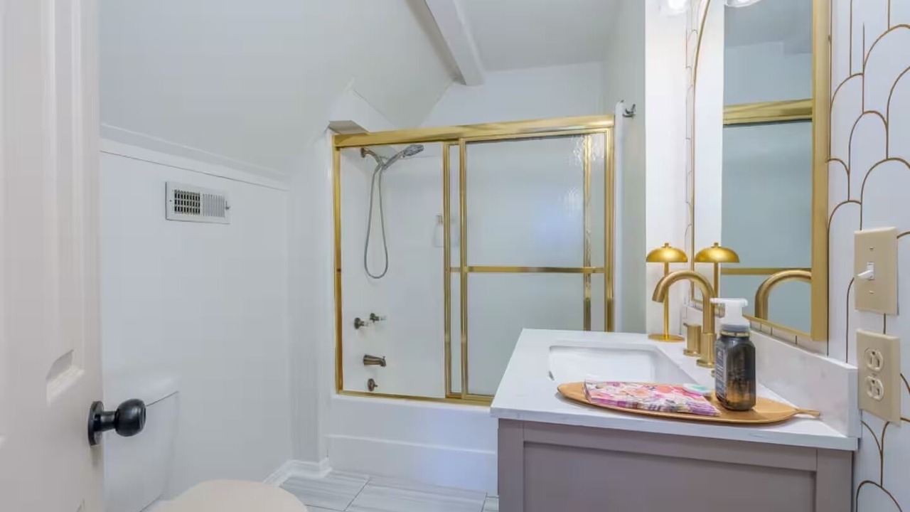 Photo of Bathroom in Muscle Shoals