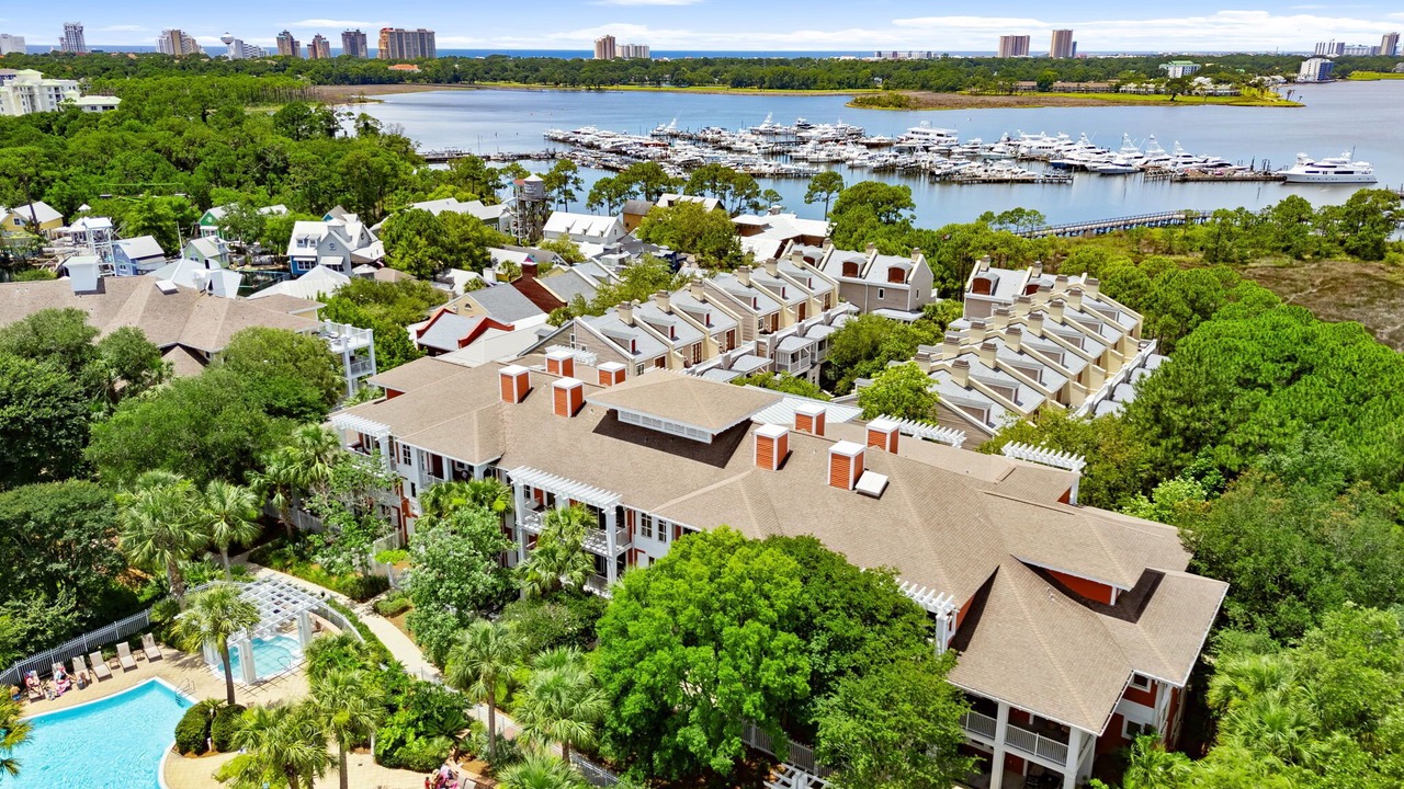 Photo of Others in Baytowne Wharf