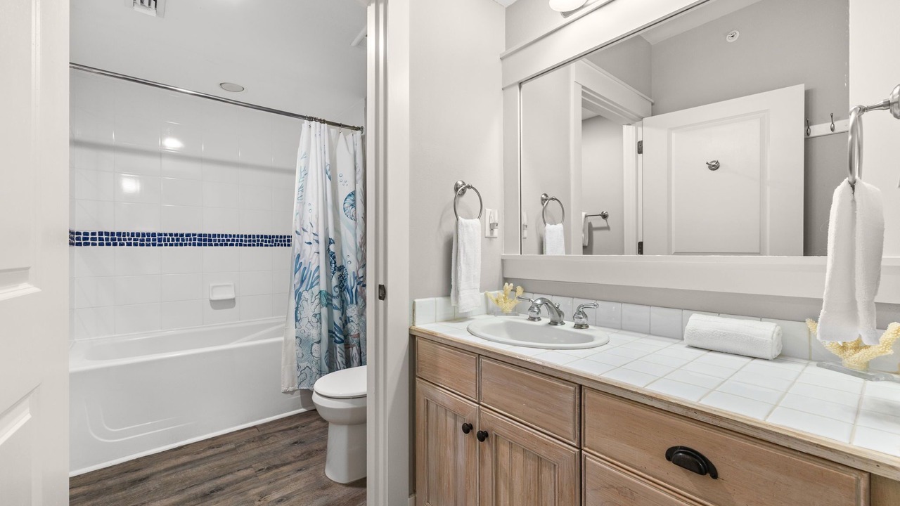 Photo of Bathroom in Baytowne Wharf