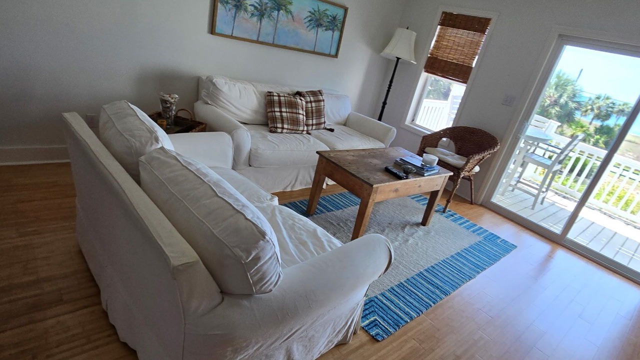 Photo of Livingroom in Alligator Point
