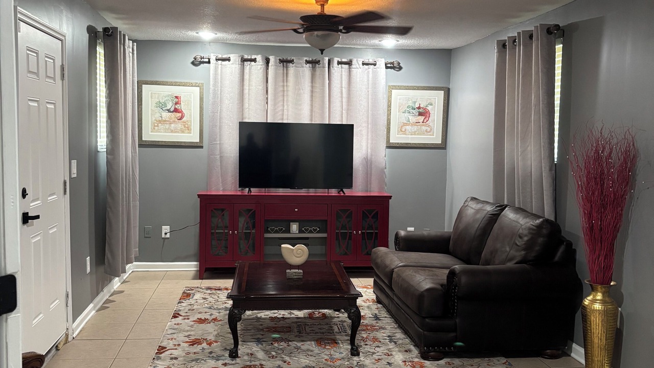 Photo of Livingroom in Jacksonville