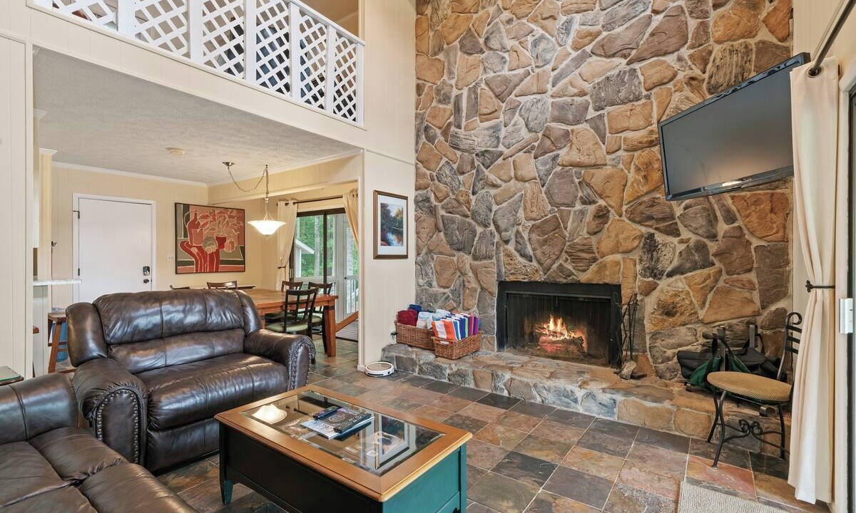 Photo of Livingroom in Eatonton