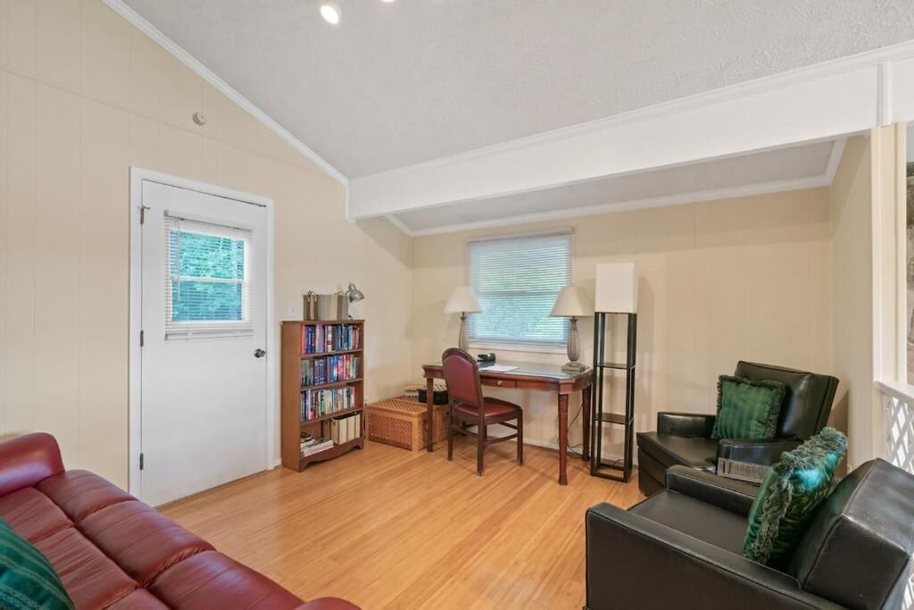 Photo of Livingroom in Eatonton