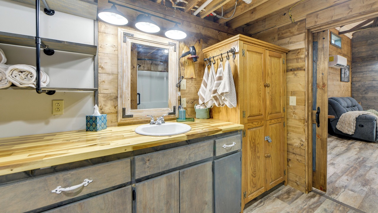 Photo of Bathroom in Abbeville