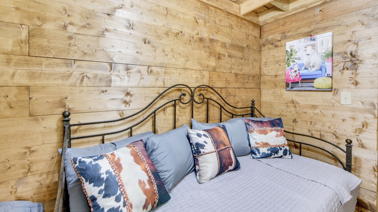 Photo of Bedroom in Abbeville