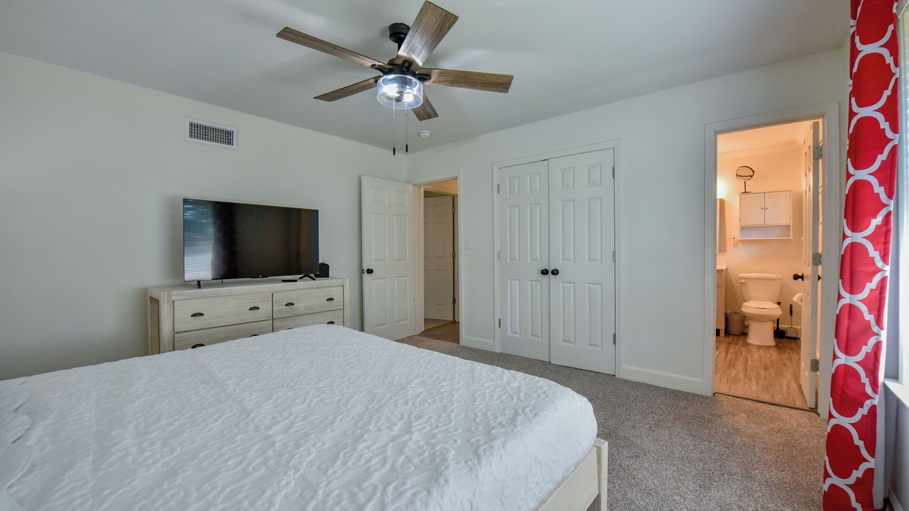Photo of Bedroom in Tuscaloosa