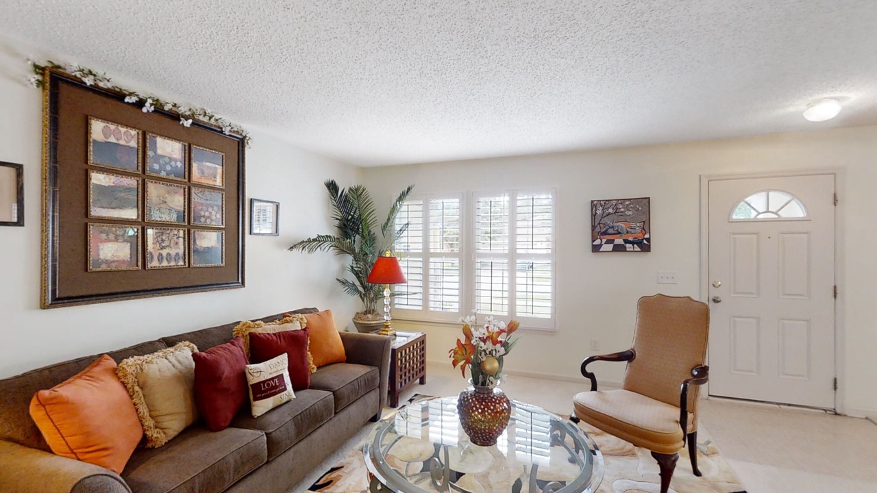 Photo of Livingroom in Westside