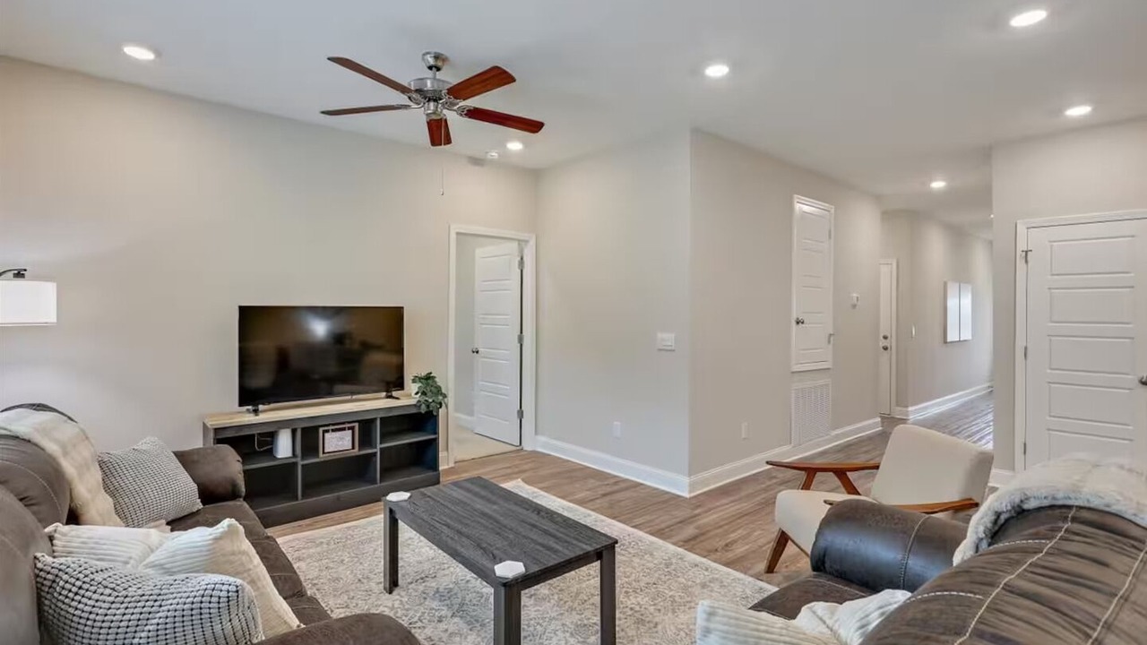 Photo of Livingroom in Pearl