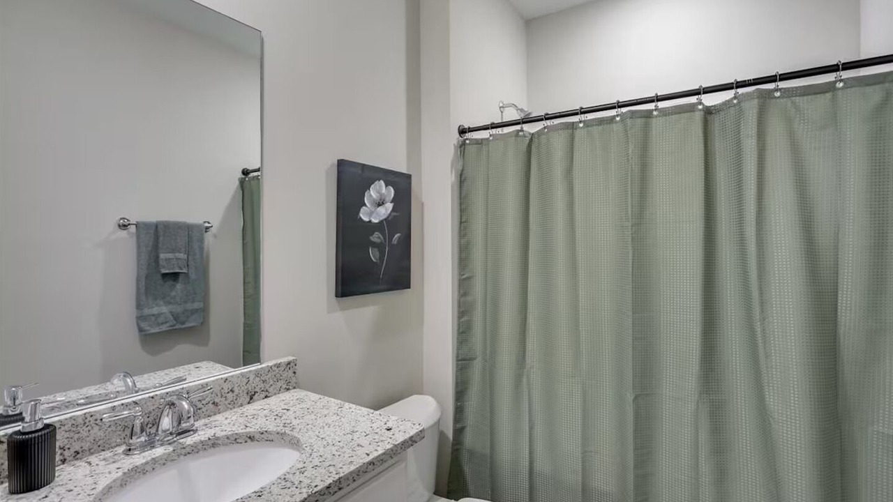 Photo of Bathroom in Pearl