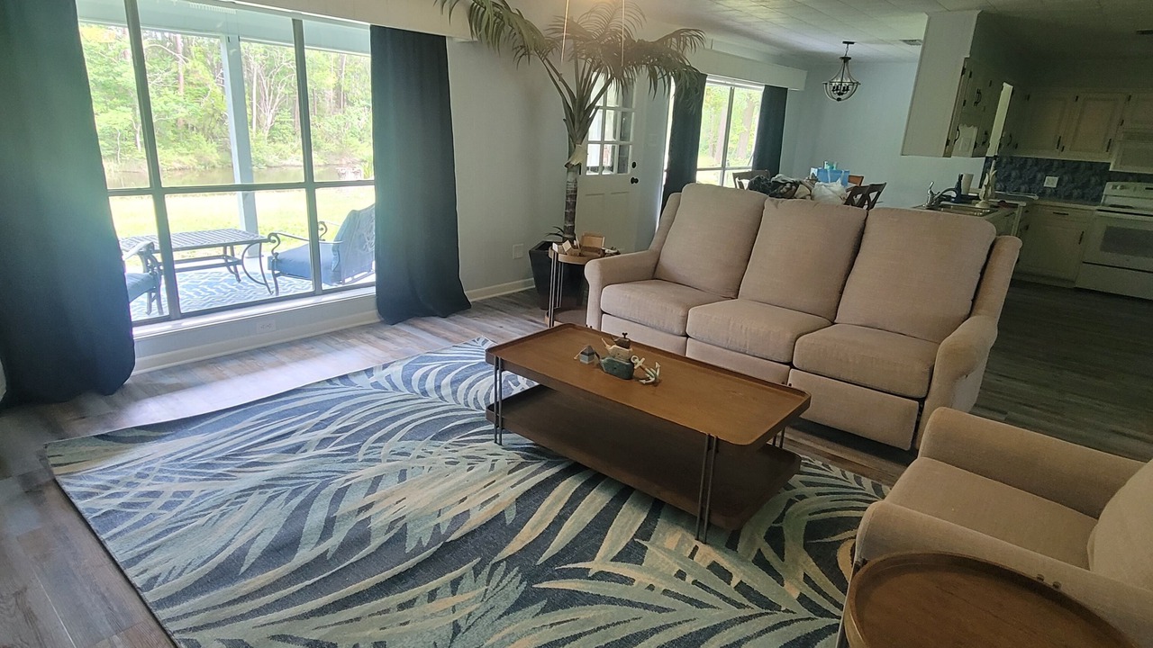 Photo of Livingroom in Elberta