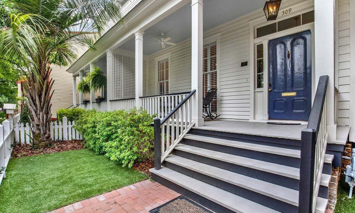 Photo of Outdoor in Savannah Victorian District