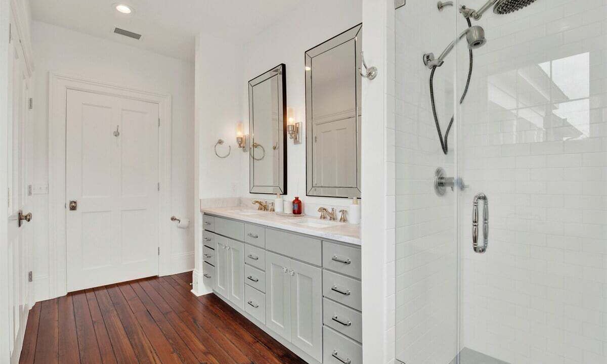 Photo of Bathroom in Savannah Victorian District