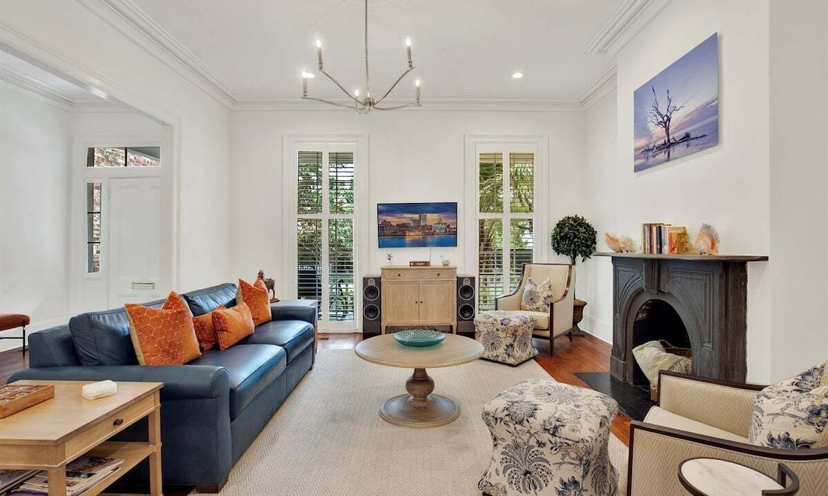 Photo of Livingroom in Savannah Victorian District