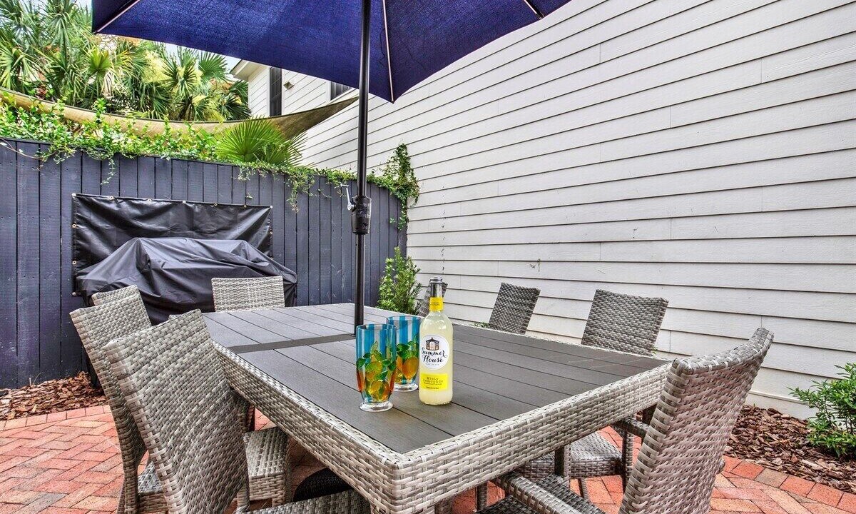 Photo of Outdoor in Savannah Victorian District