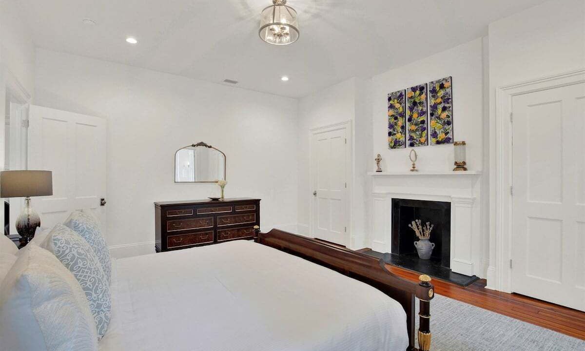 Photo of Livingroom in Savannah Victorian District