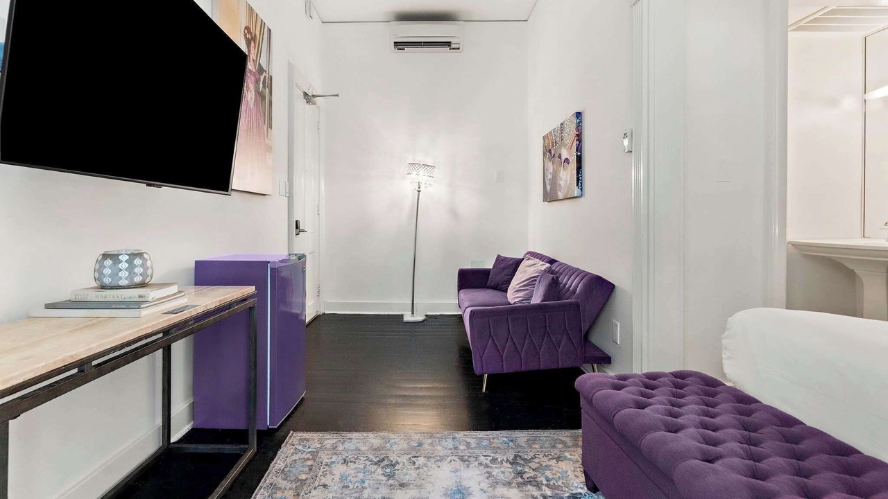Photo of Livingroom in French Quarter