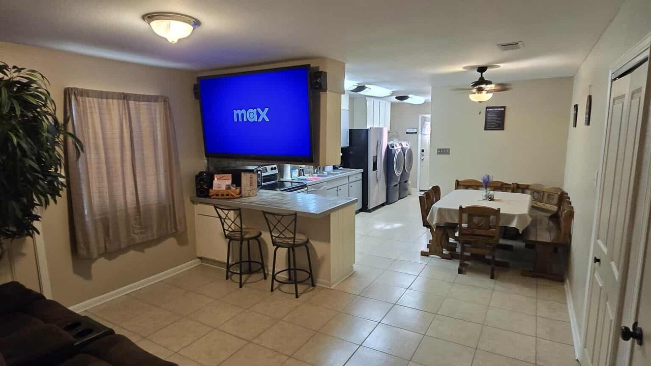 Photo of Livingroom in Baker