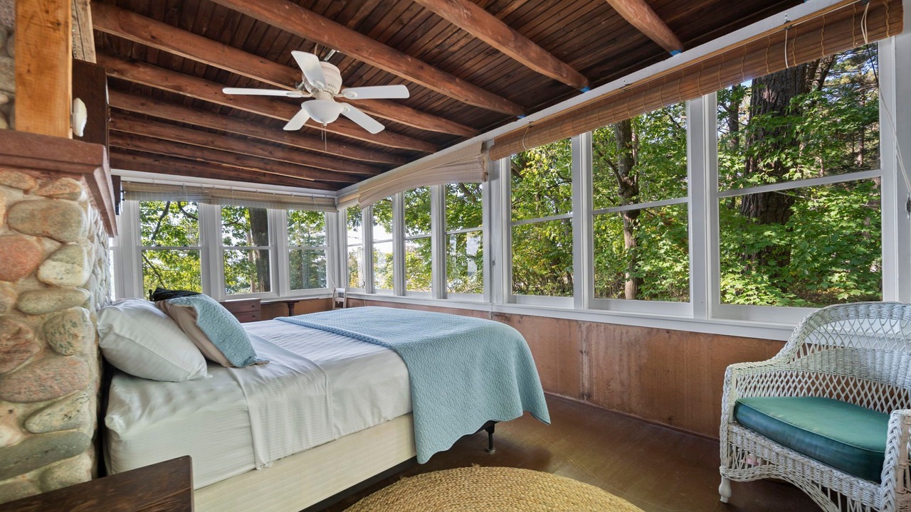 Photo of Bedroom in Lake Township