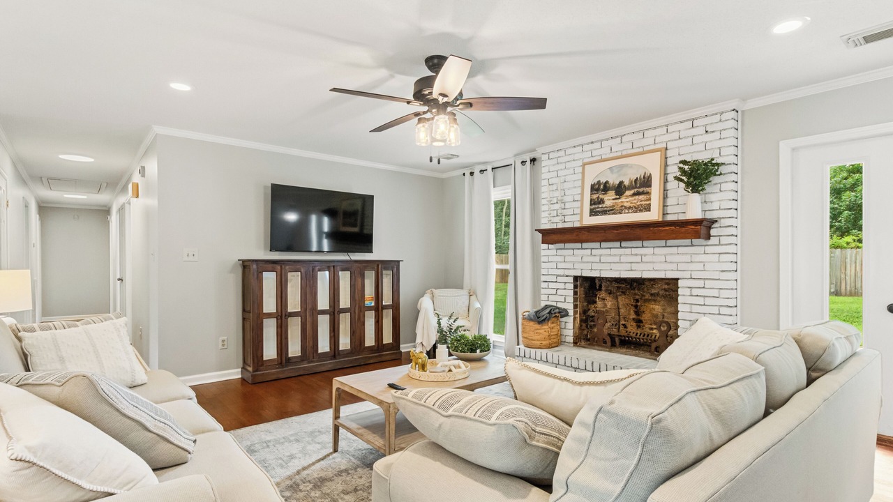 Photo of Livingroom in Northport