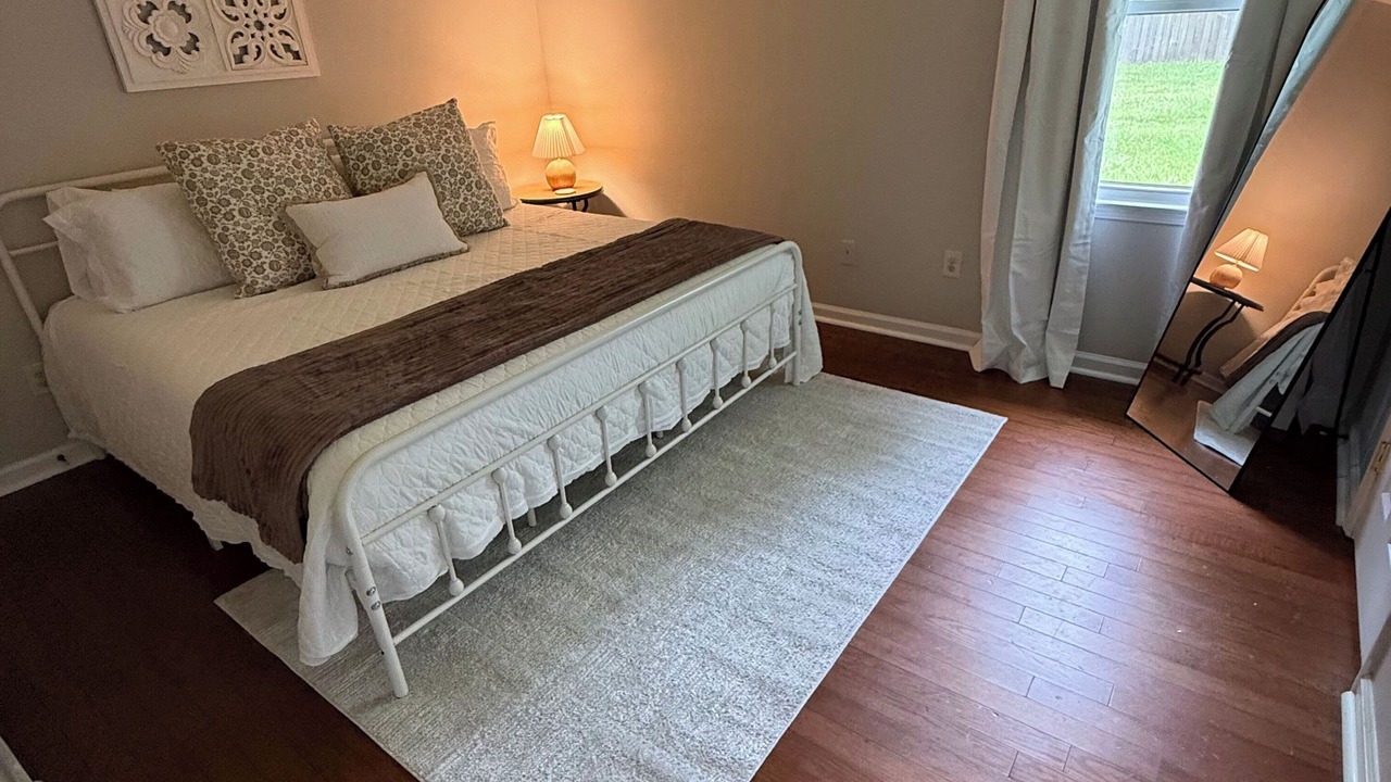 Photo of Bedroom in Northport