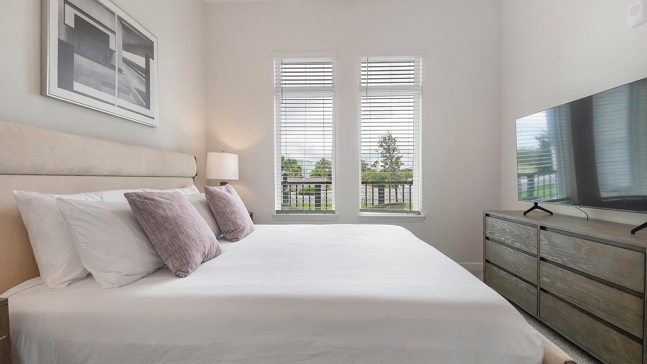 Photo of Bedroom in Florida Center