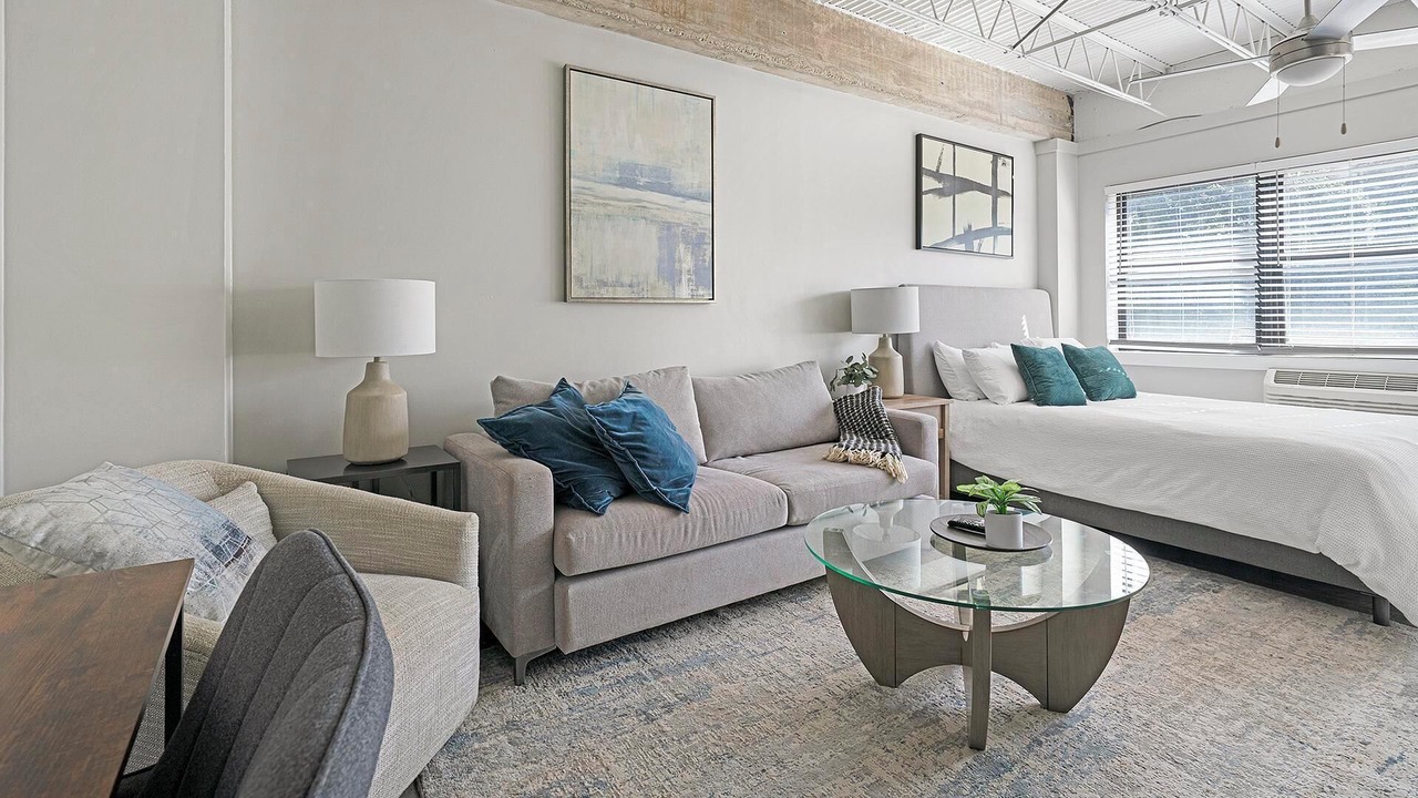 Photo of Livingroom in Central Business District