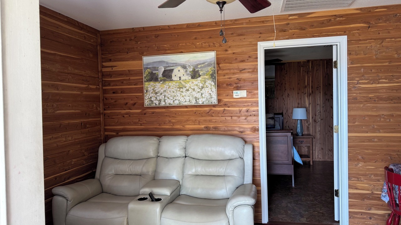 Photo of Livingroom in Lucedale