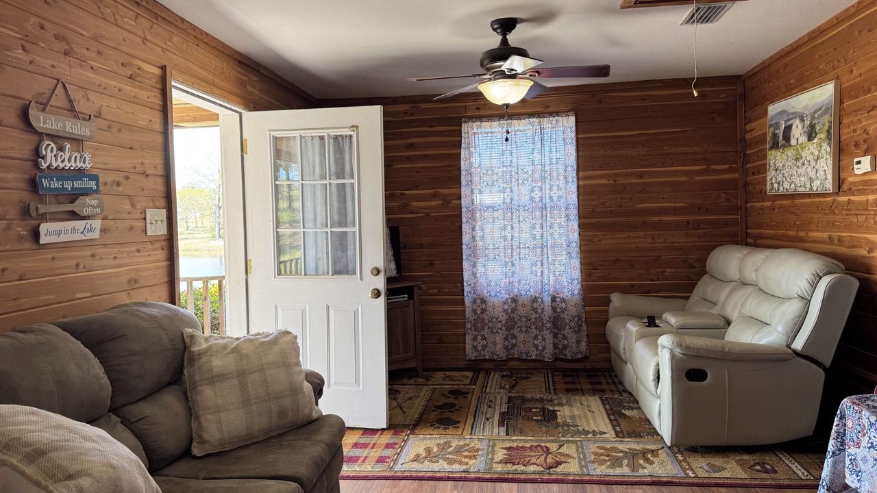 Photo of Livingroom in Lucedale