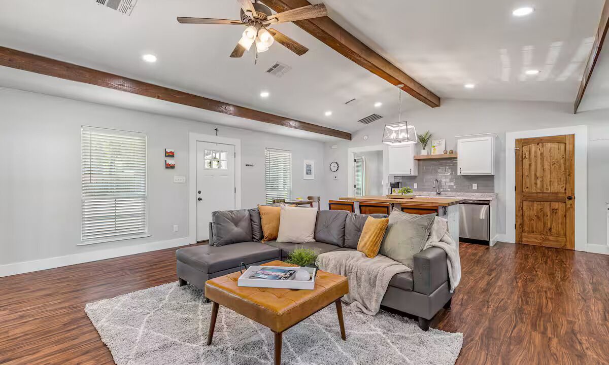 Photo of Livingroom in Monroe