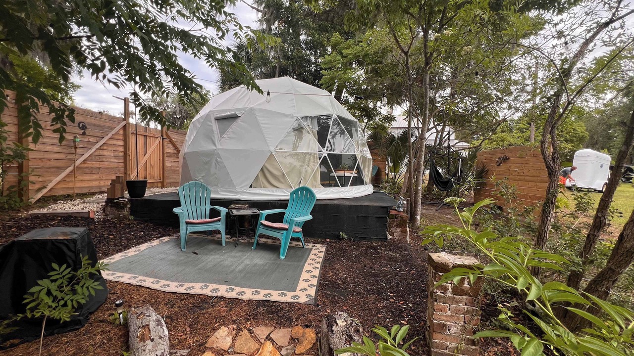 Photo of Patio Balcony in Crescent City
