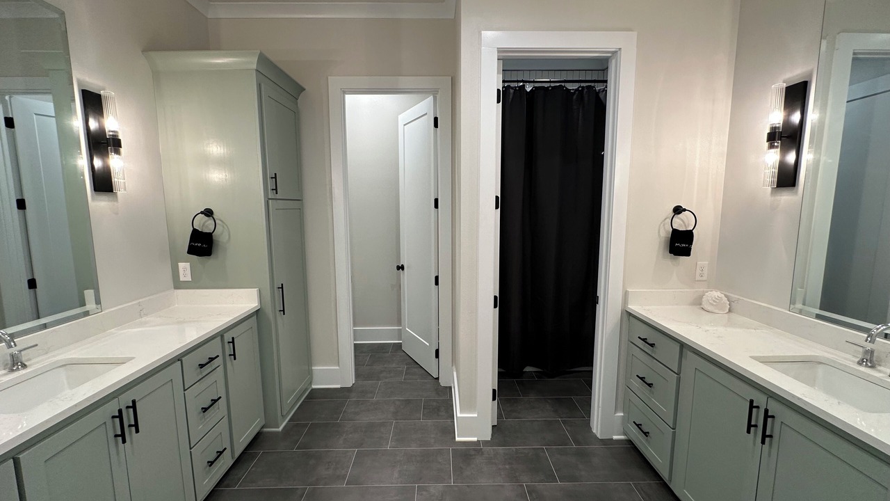 Photo of Bathroom in Highlands - Perkins