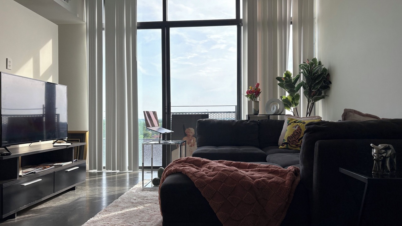 Photo of Livingroom in Westside