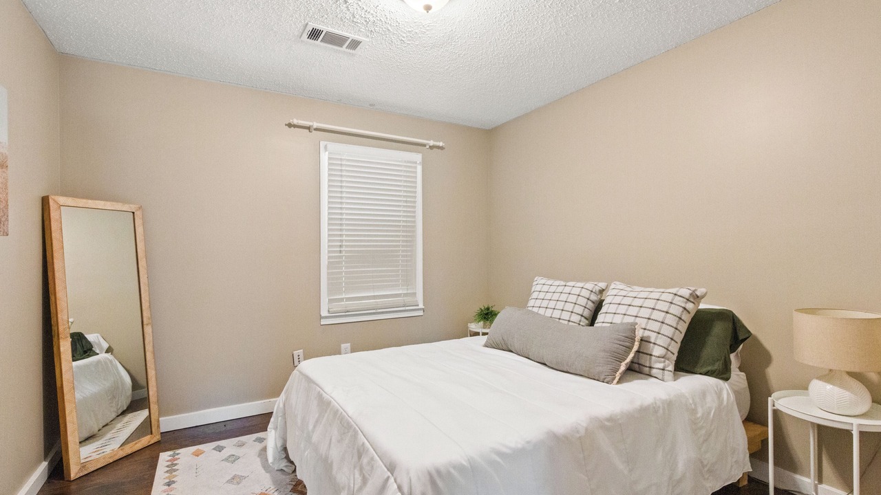 Photo of Bedroom in Tuscaloosa