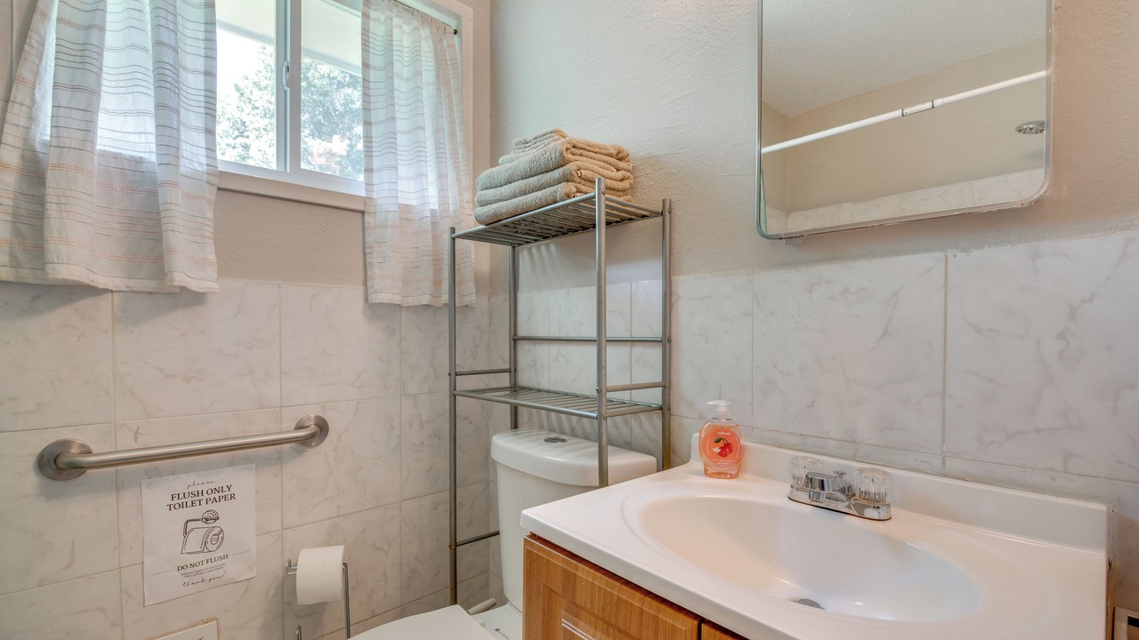 Photo of Bathroom in Gresham Park